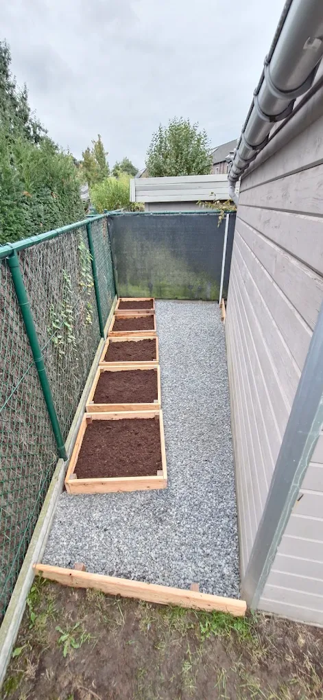 Moestuinbakken op maat geplaatst